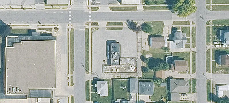 305 2nd E Ave