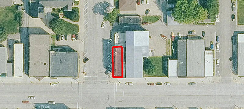 2121 Main St