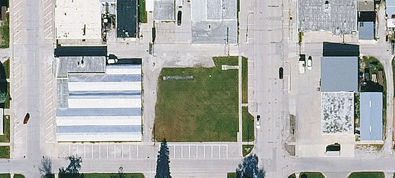 113 Commercial Ave
