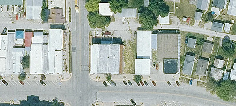 606 2nd St