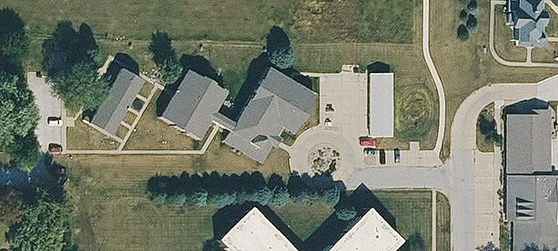 17 Robbins St