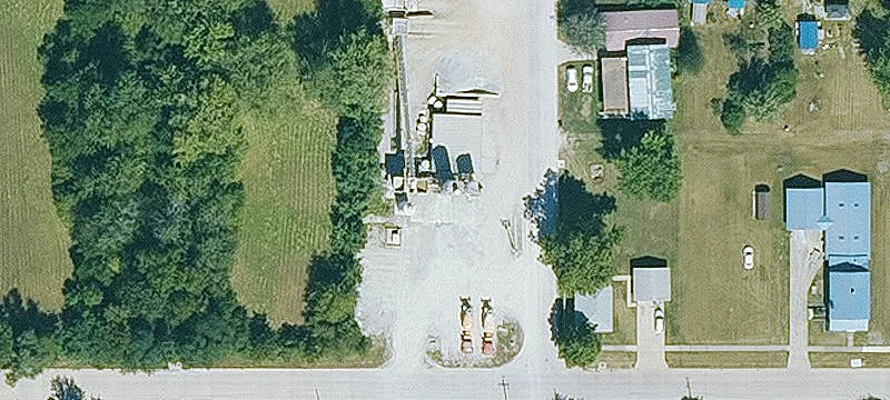 Bloomfield, IA 52537