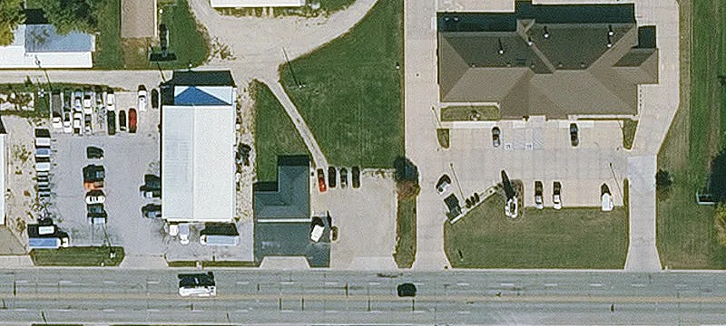 1433 Main St