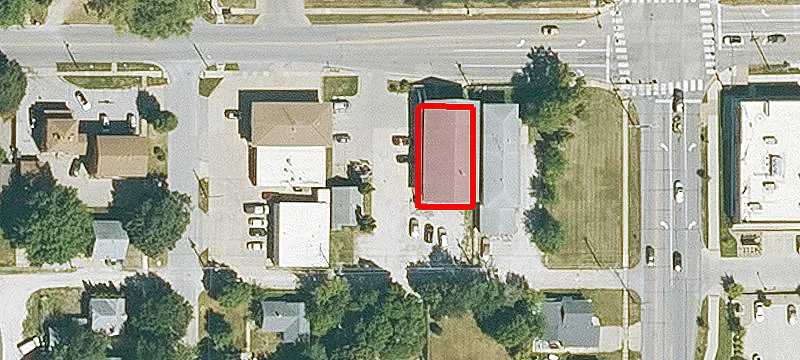 2211 Muscatine Ave