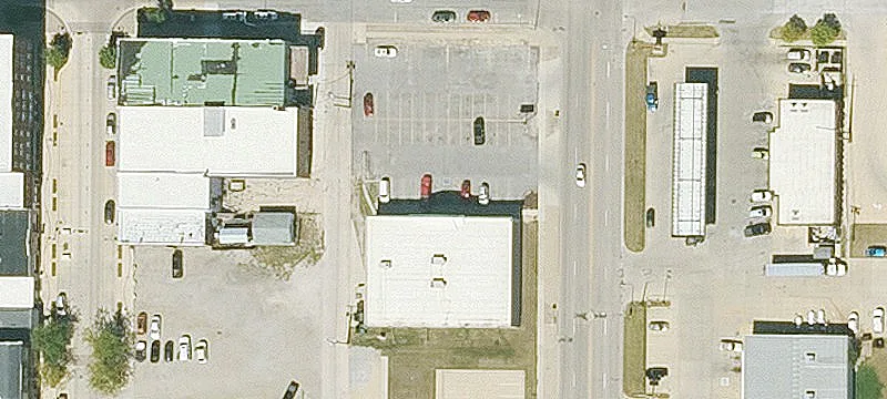 24 1st SE St