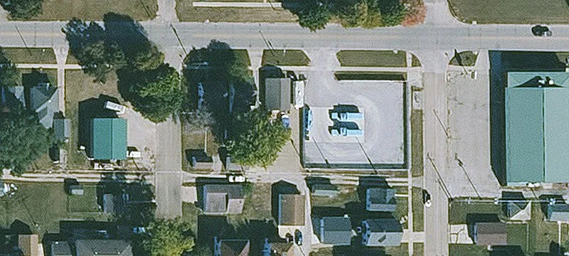 706 Grundy Ave