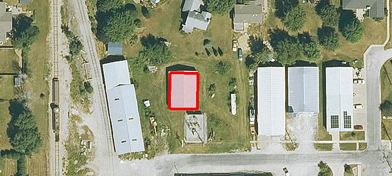 106 Oak St