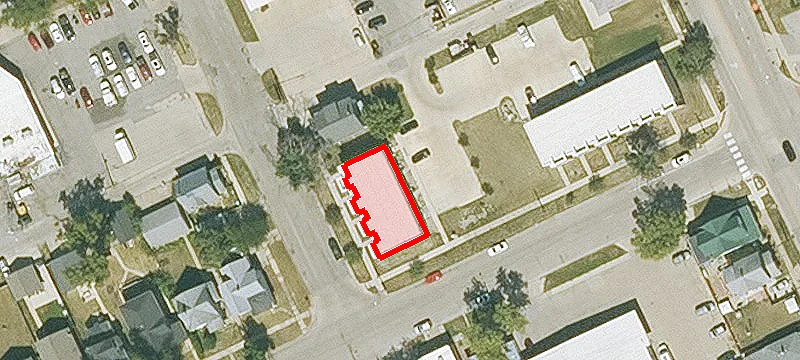121 7th SW St