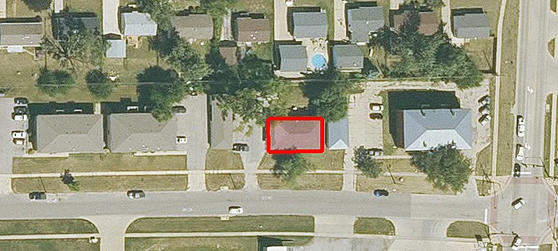 990 Grand Ave