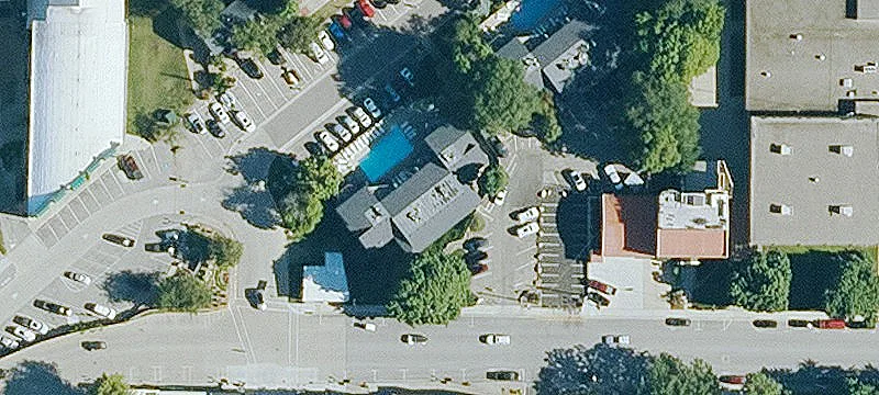 25 Lakeshore Dr