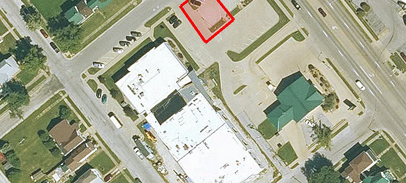 1618 Main St