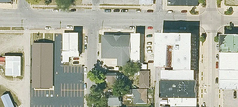 16 1st SW St