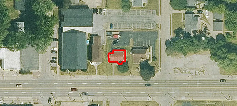 6707 Douglas Ave