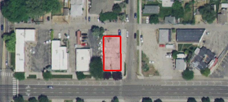 2202 Main St