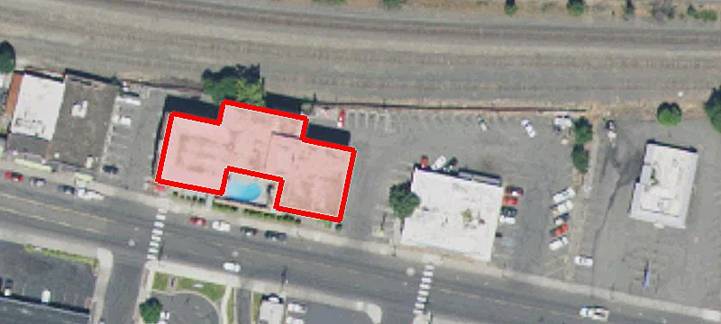 1325 Main St