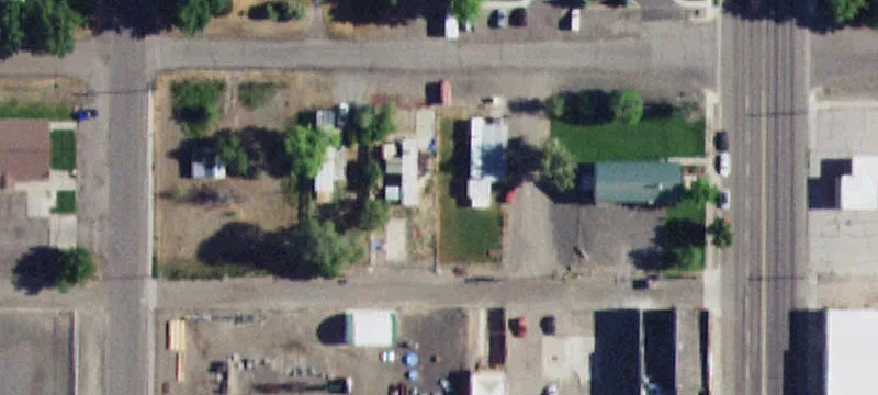 147 1st W Ave