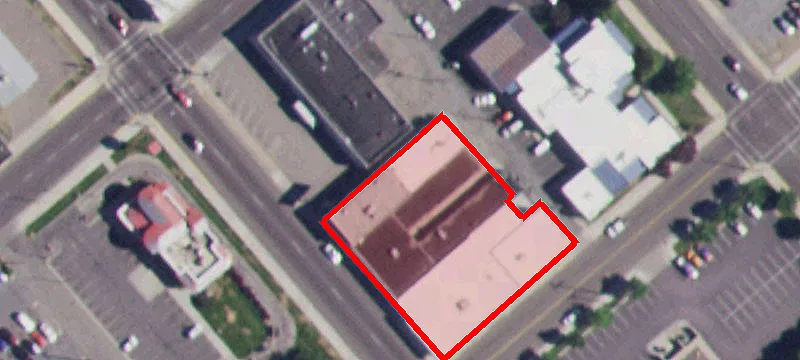 136 4th Ave
