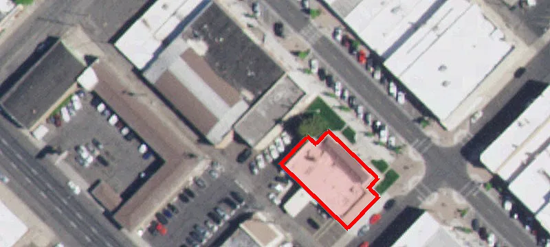 221 Main W Ave