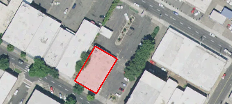 835 Main St