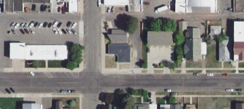 128 Adams St