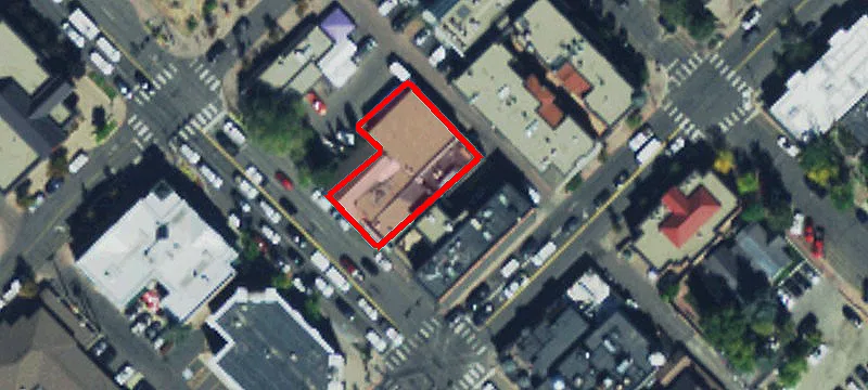 320 Main St
