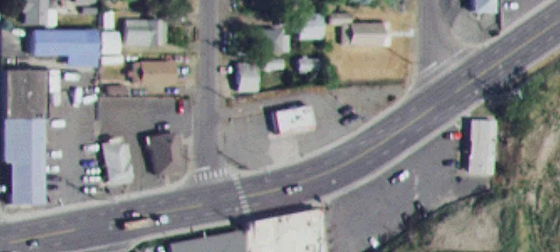 2405 Main St