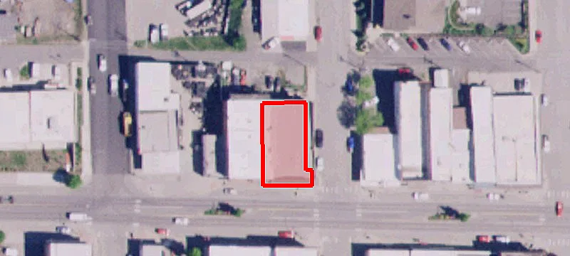 902 Main Ave