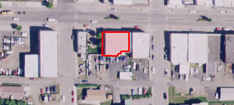 915 Main Ave
