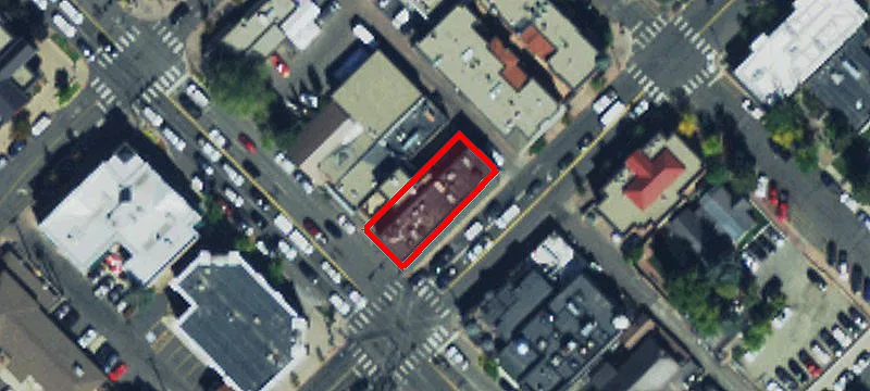 300 Main St