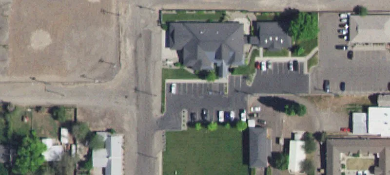 154 1st W Ave