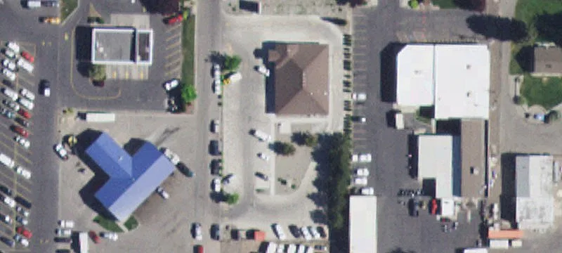2392 Addison E Ave