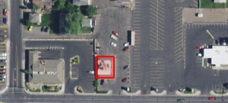 1335 Addison E Ave
