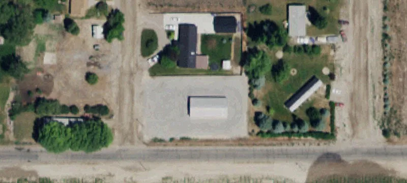 671 4th E