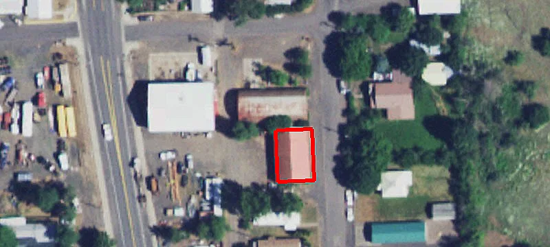 304 Esther St