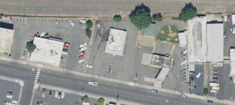 1421 Main St