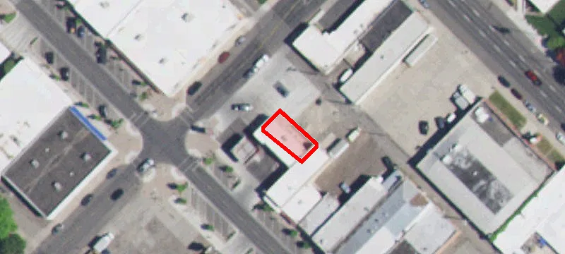 303 Main E Ave