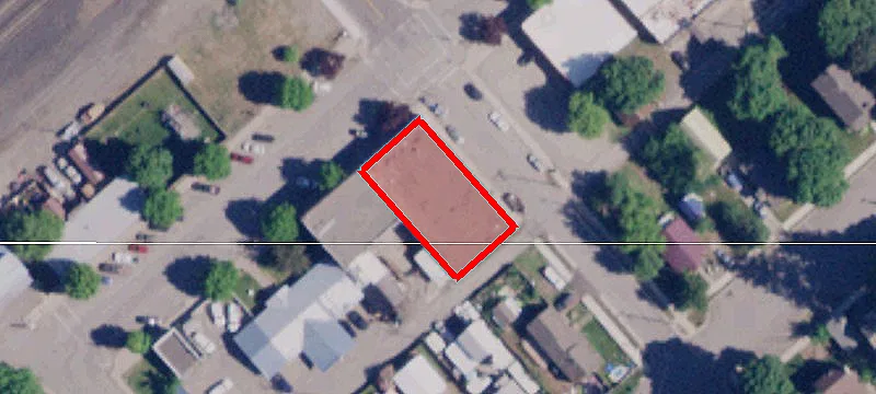 8122 Main St