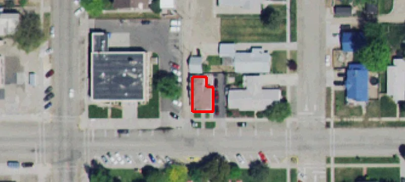 921 Ctr Ave