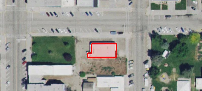 828 Ctr Ave