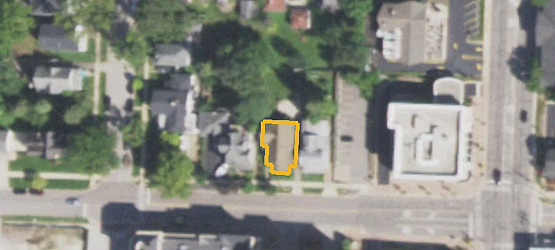 29 Benton Ave