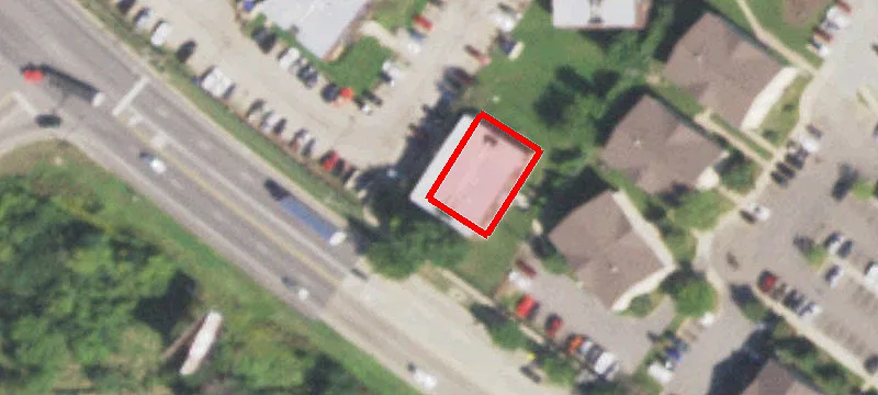 2470 Leslie Ln