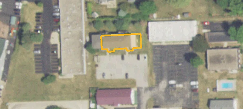 77 Queenwood Rd