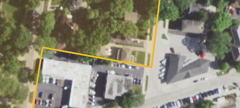 4386 Woodland Ave