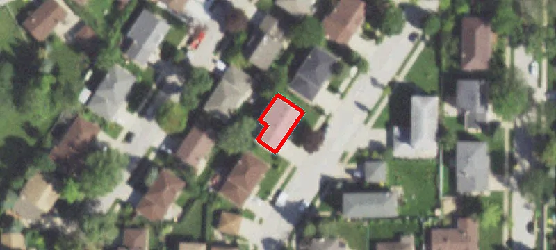 9220 Woodland Dr