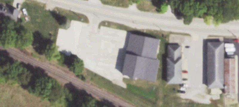 305 Oak St