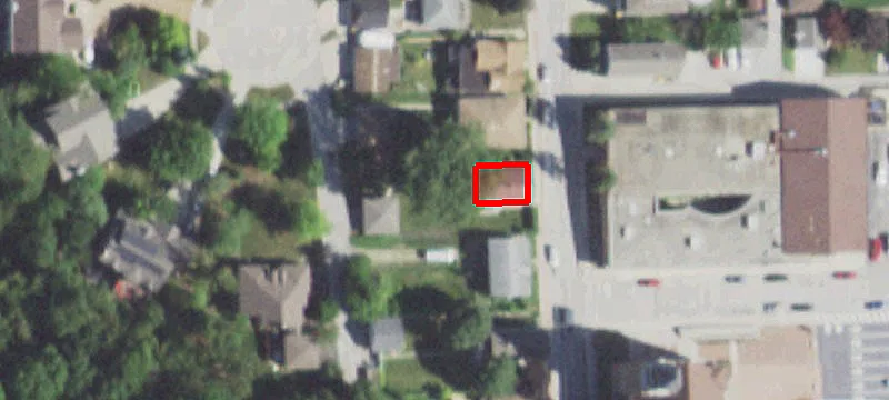 542 Czacki St