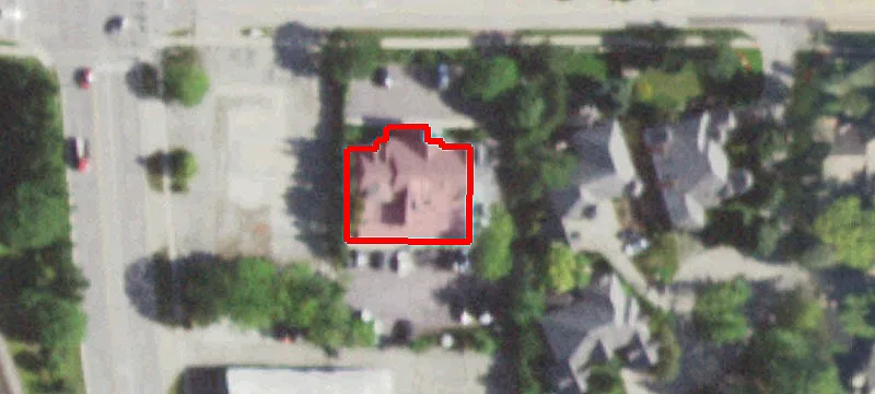 1025 Everett Rd