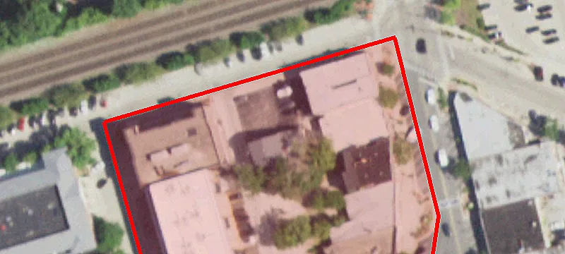 211 Railroad Ave