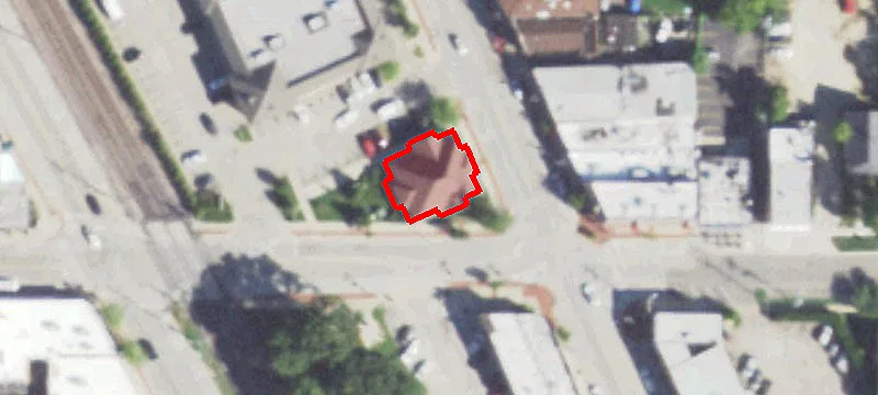 310 Waukegan Ave