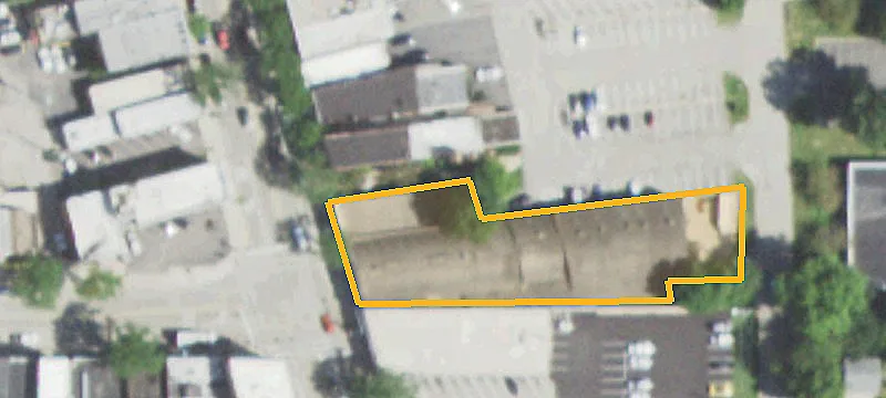 935 Main St